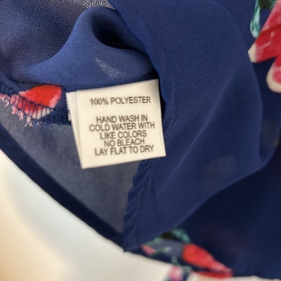 GibsonLook Blue Floral Mindy Wrap Blouse, Medium - Picture 9 of 10